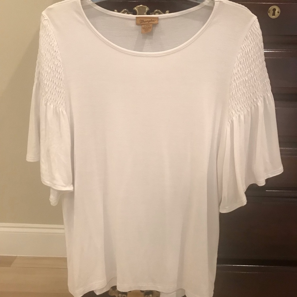 Flutter sleeve top